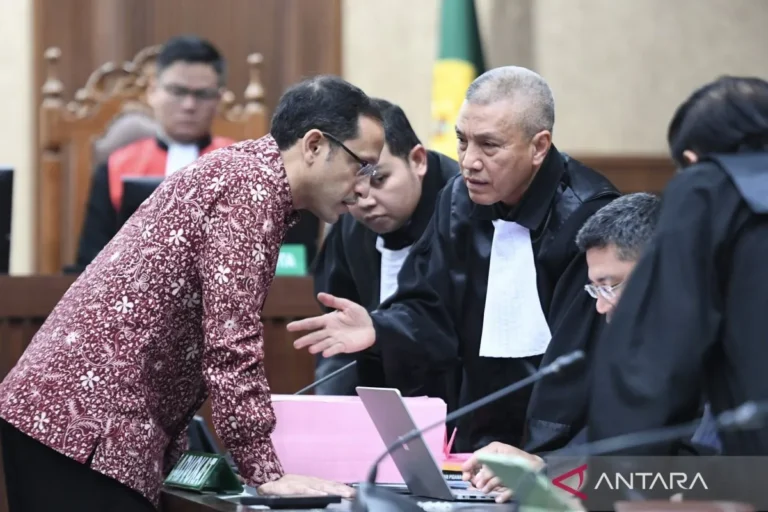 Tuntutan Nadiem Makarim: Kasus Chromebook Jadi Alarm Pendidikan