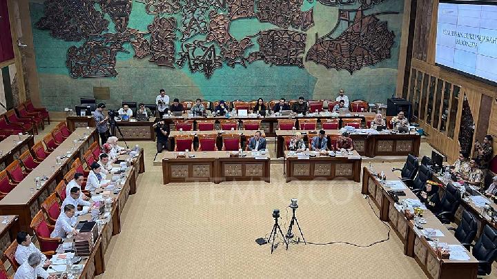 RUU Sisdiknas: Janji untuk Memuliakan Guru yang Lama Ditunggu